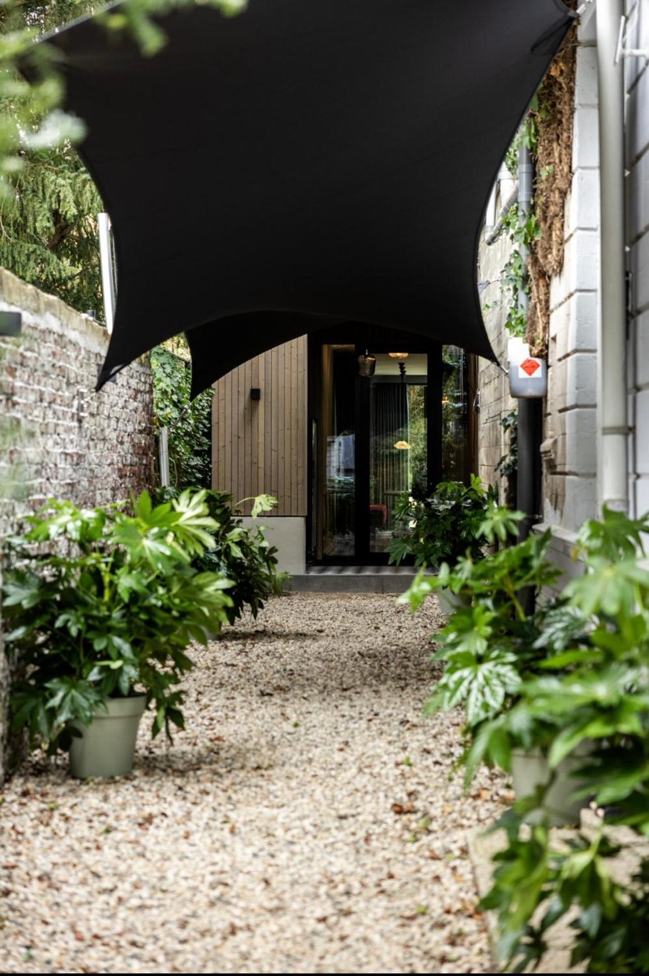V Petit Bed & Breakfast